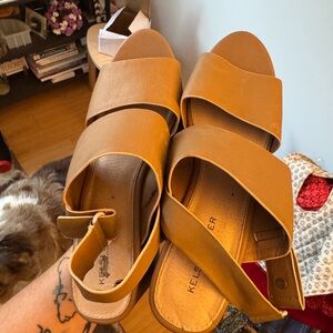 Kelsi Dagger Women's Brown Strap Sandals